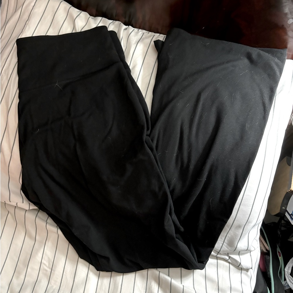 VS FLARE YOGA PANTS WITH ZIPPER AT BOTTOM OF LEG- XL-NWOT
